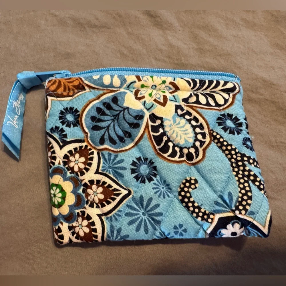 Vera Bradley Blue White Floral Quilted Cosmetic Coin Pouch